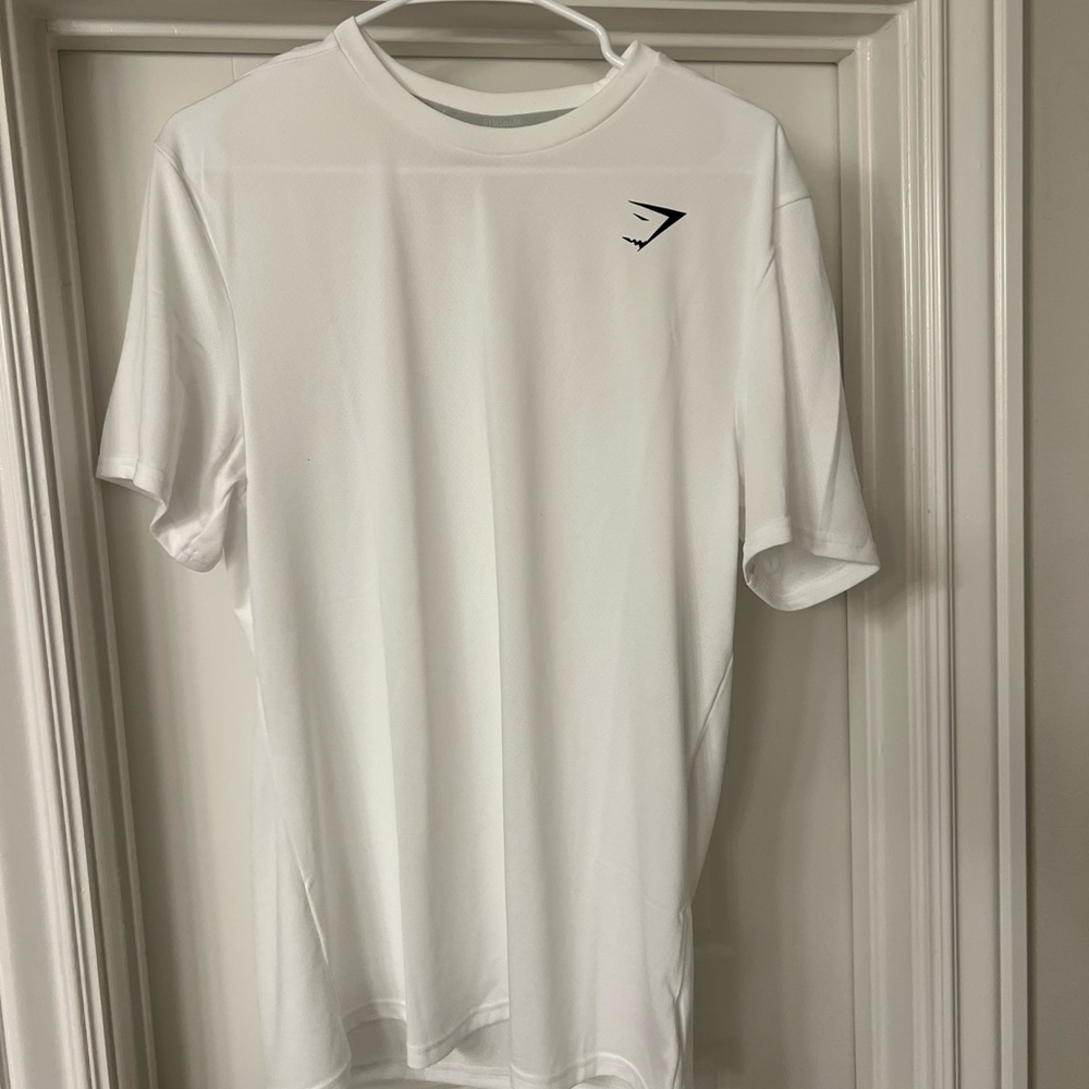 BRAND NEW mens gymshark Tee size large